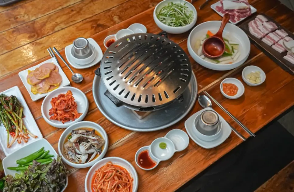 강남역 고기집 봉우화로 화로구이 상차림