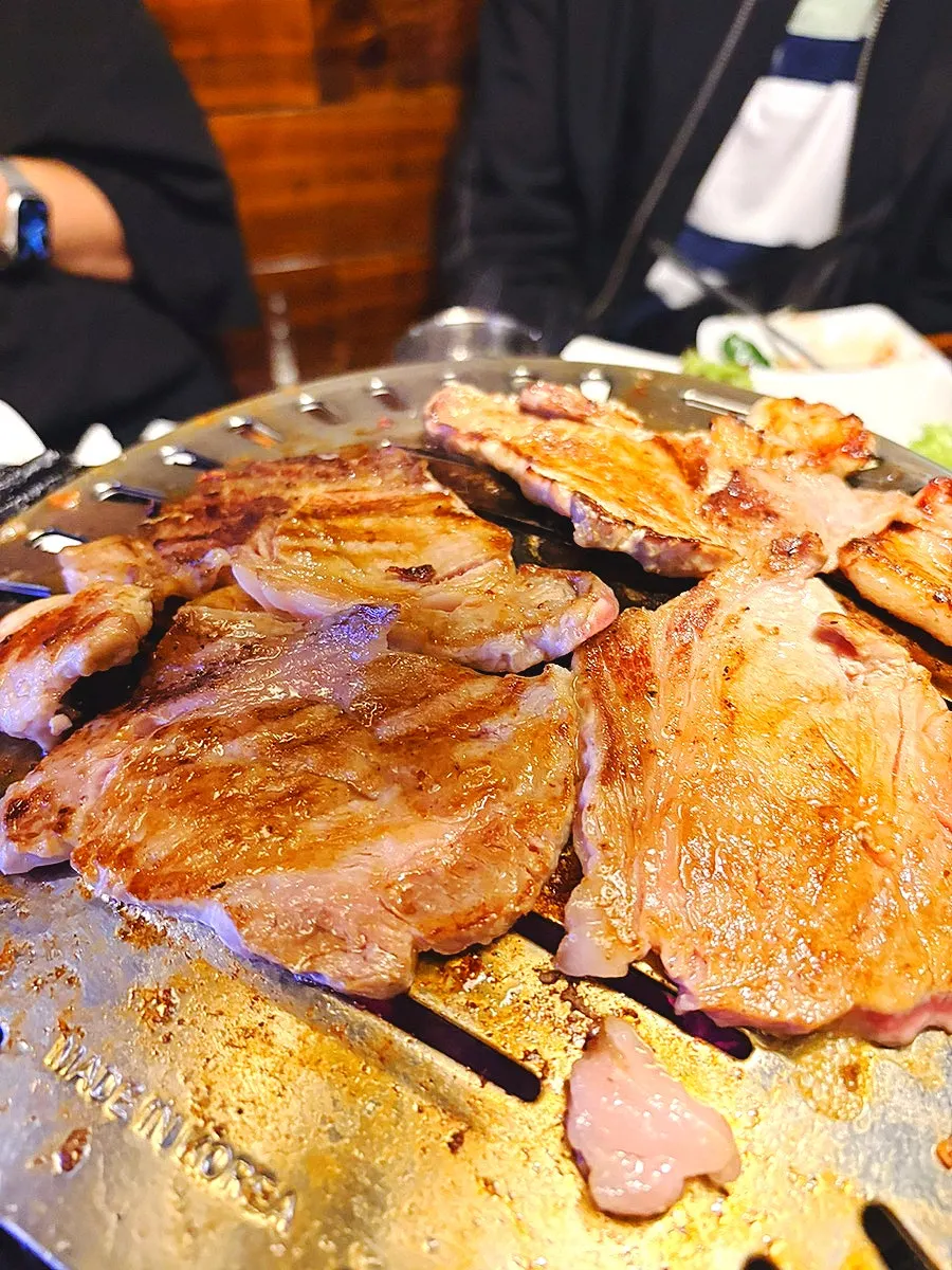 고기와 함께 주문한 시원한 냉면