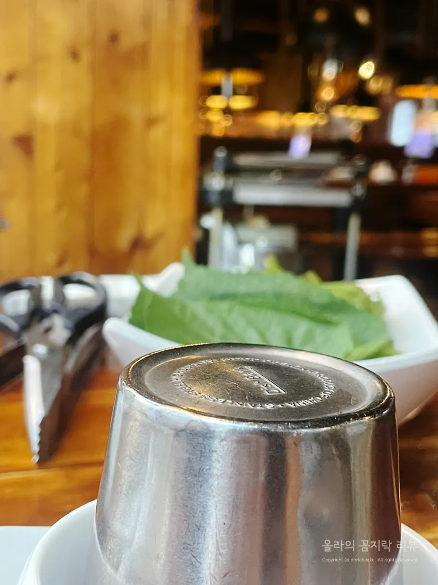Table set with 15 free basic banchan