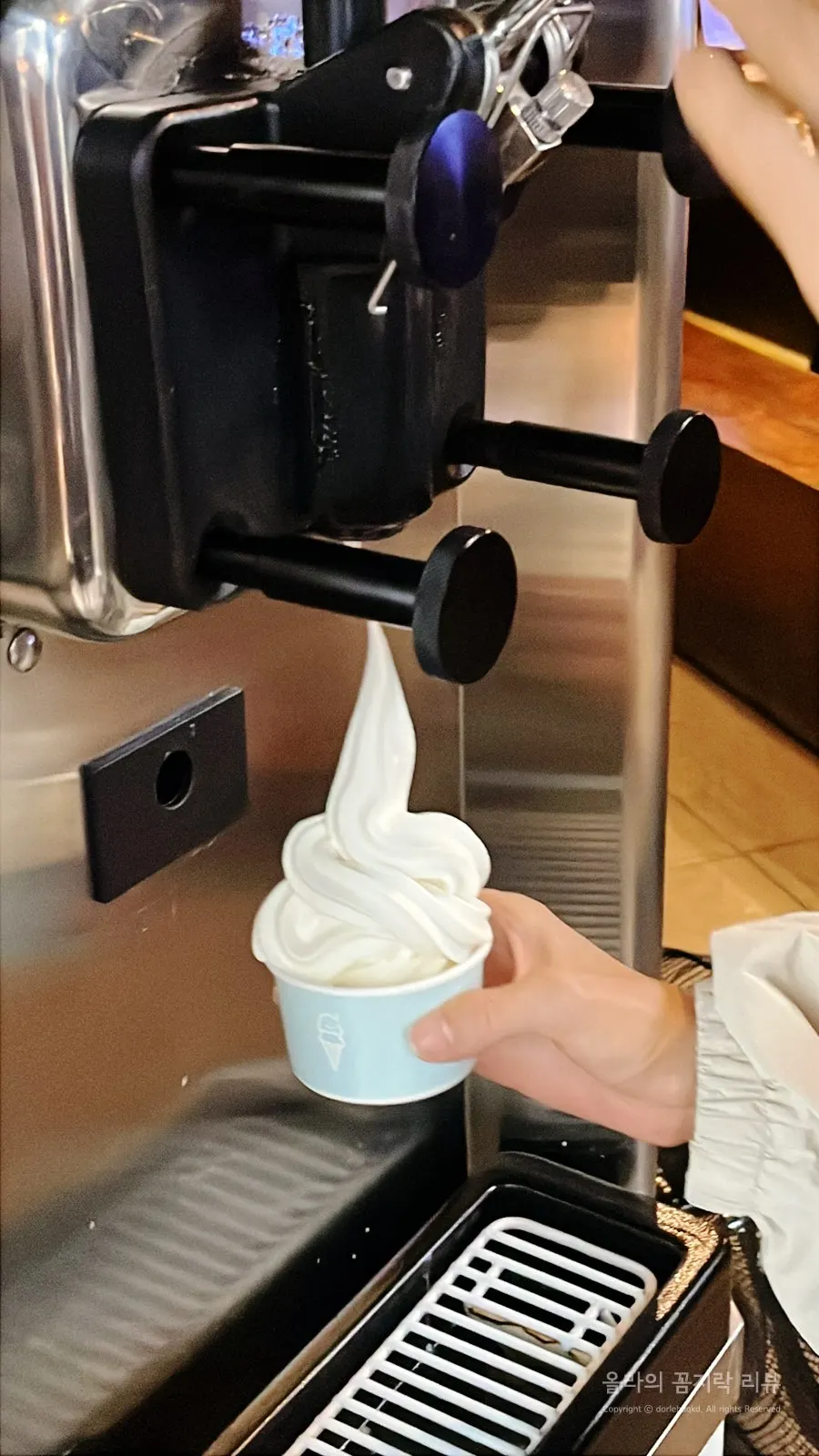 The machine used for the free ramyeon