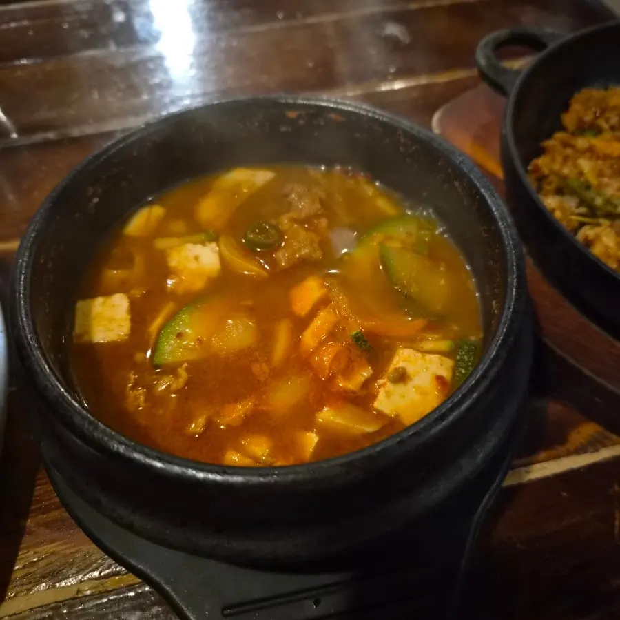 고슬고슬하게 볶아 나온 우밥