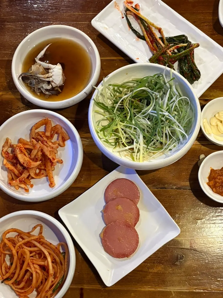 기본 반찬으로 나온 간장게장