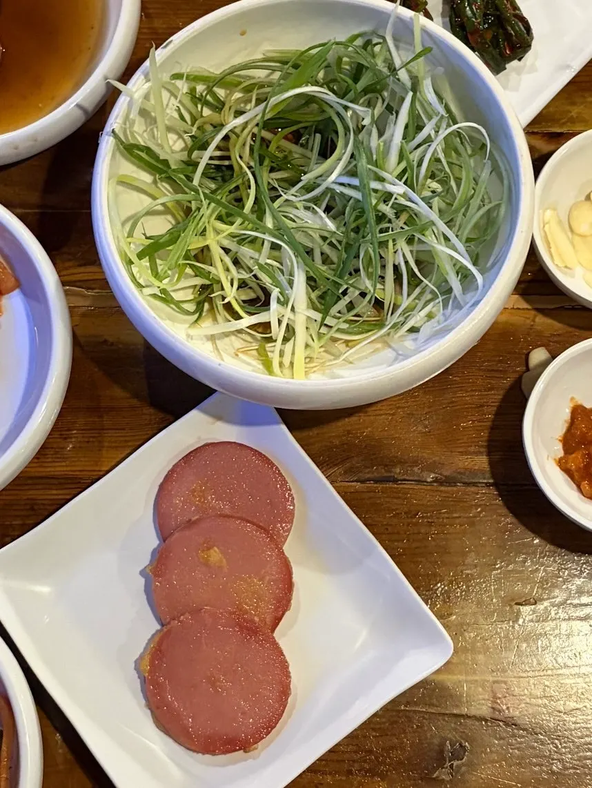 파김치와 무생채 등 밑반찬