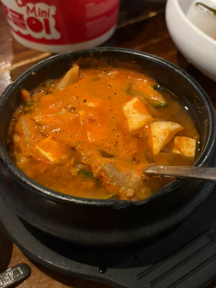 차돌된장찌개와 공기밥 상차림