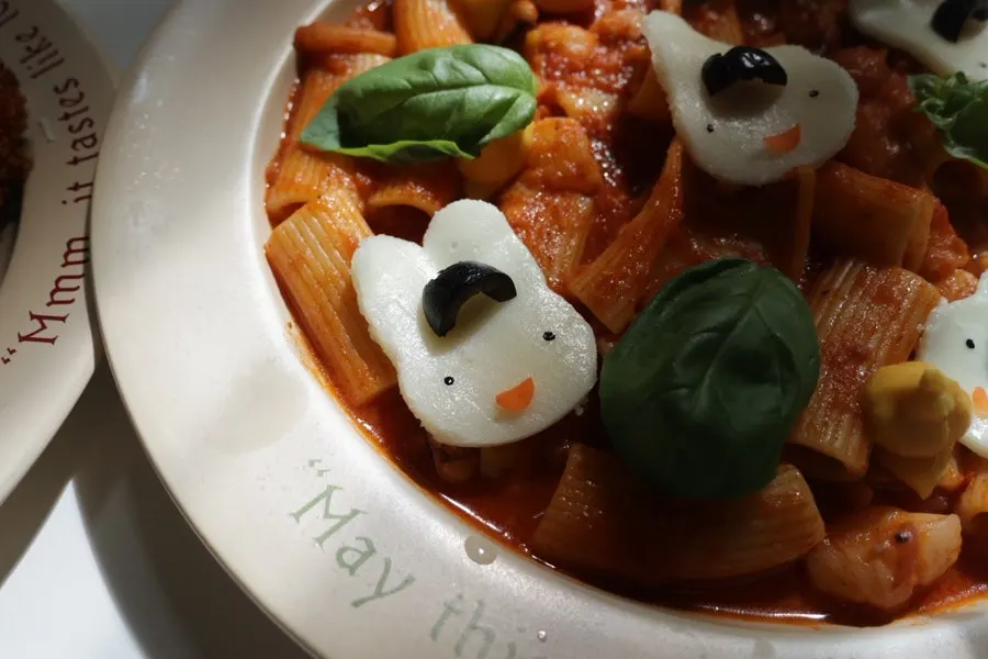 Rabbit pasta topped with mozzarella rabbits
