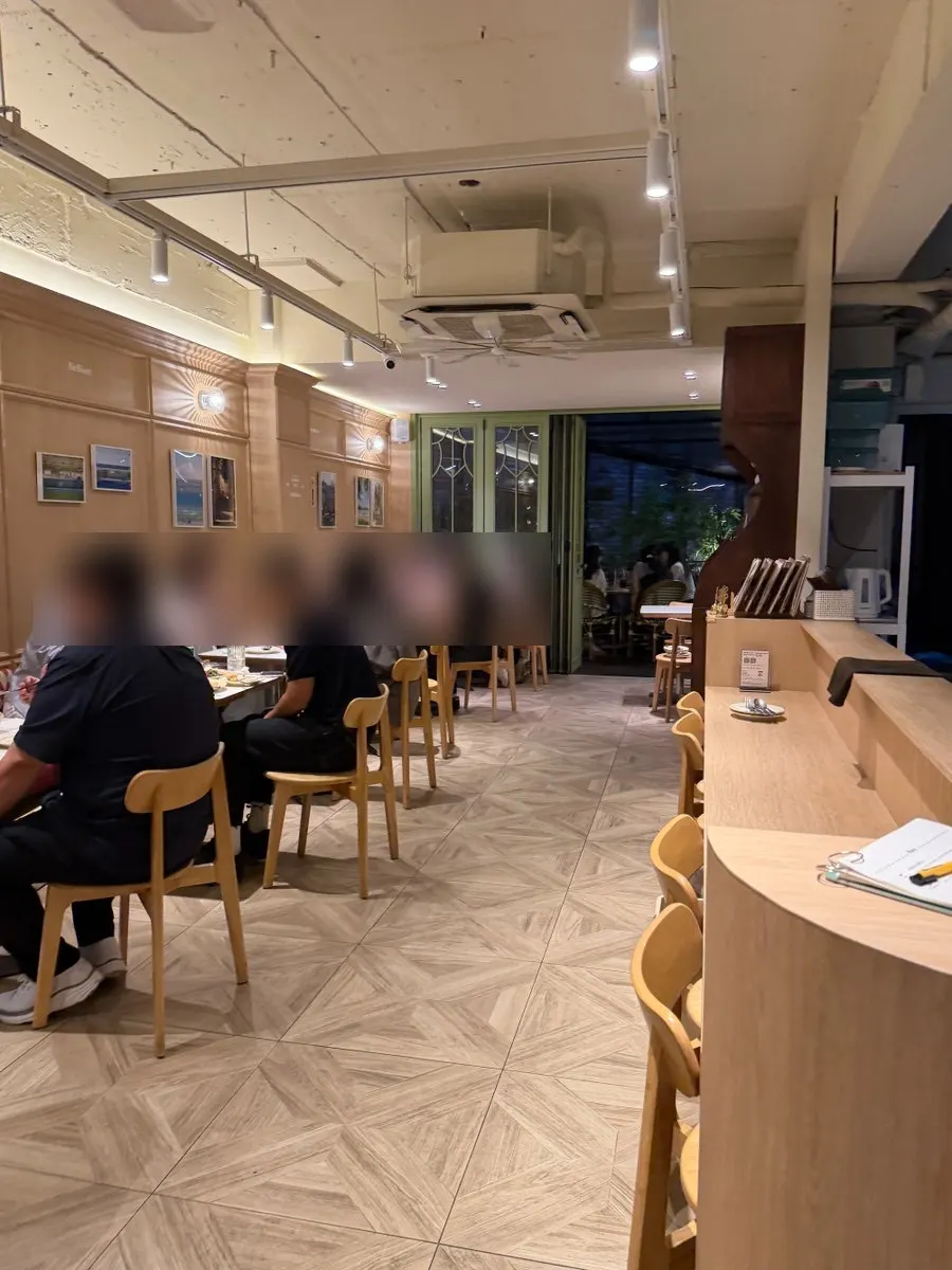 Stylish seating at Brivit Gangnam Station