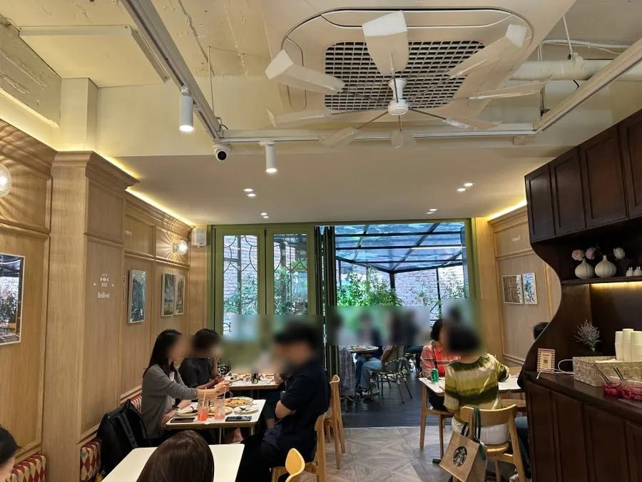 브리비트 강남 매장 모습