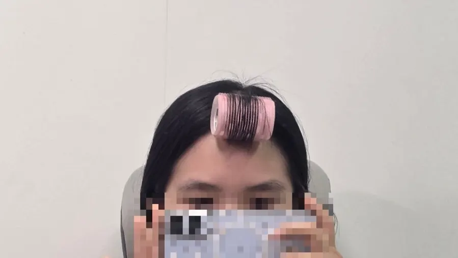 눈썹 정리 받기 직전의 숱 많은 눈썹