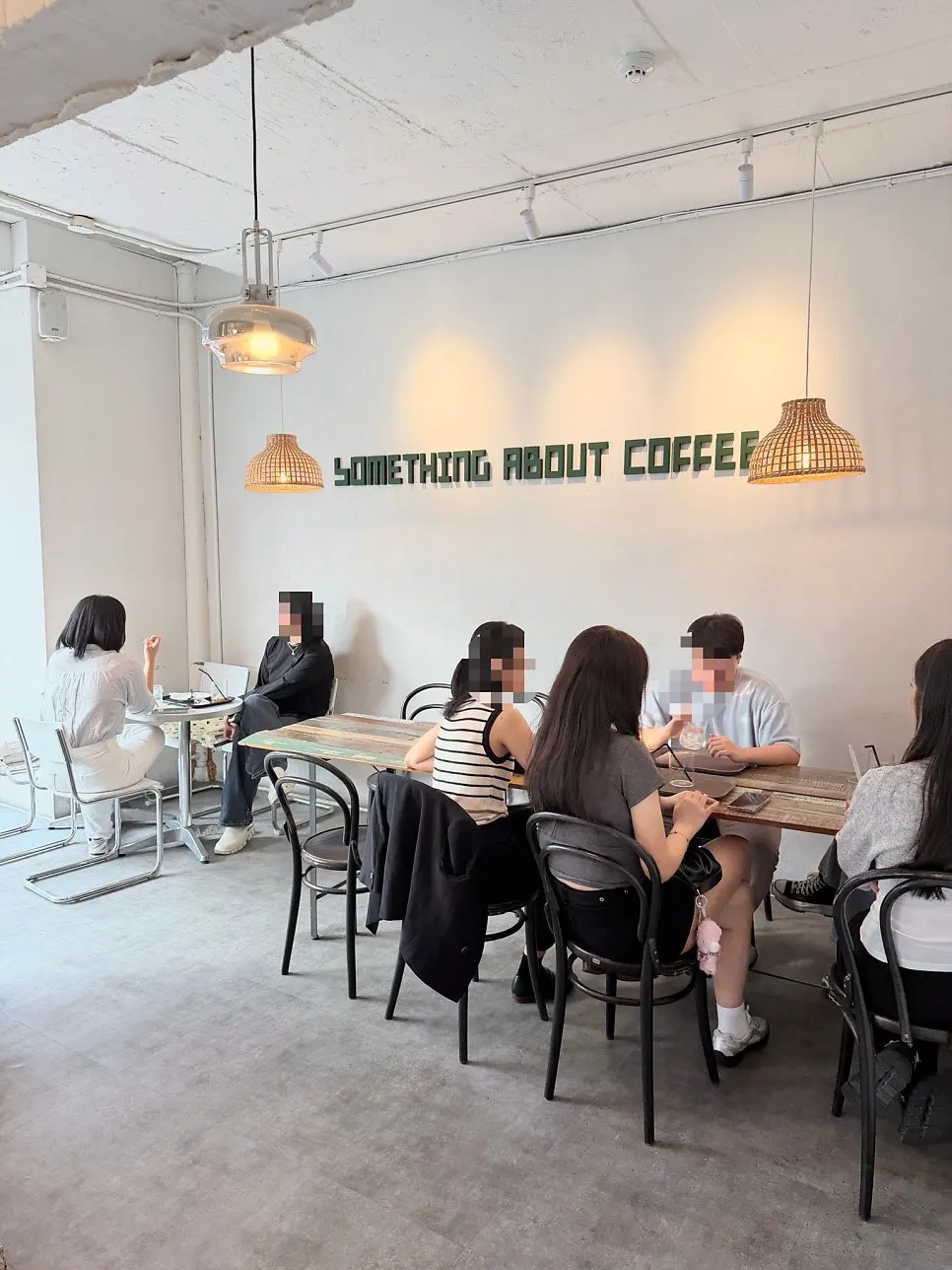 썸띵어바웃커피 층별 좌석 공간