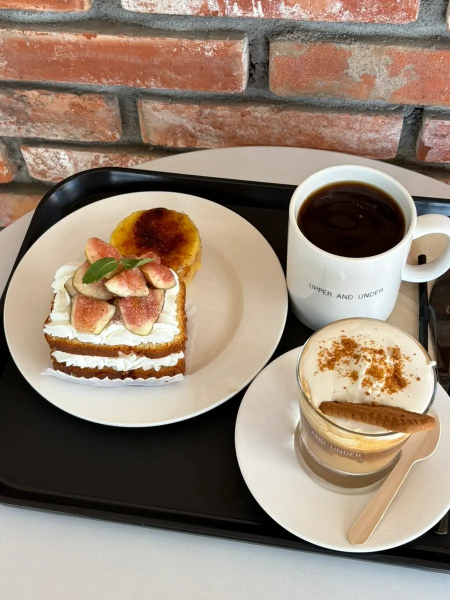 Drinks and desserts served together in one setting