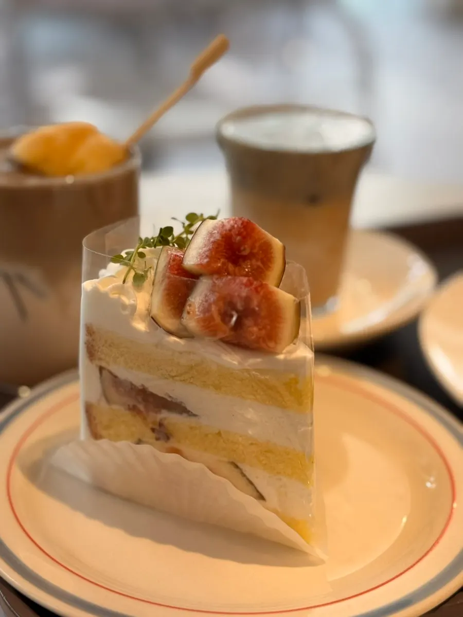 A cup of hojicha choux milk tea