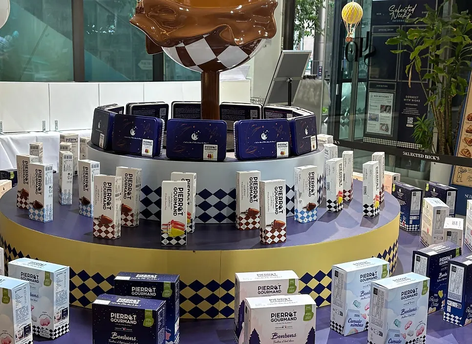 Dessert gift corner on the 1st floor of Selected Nicks
