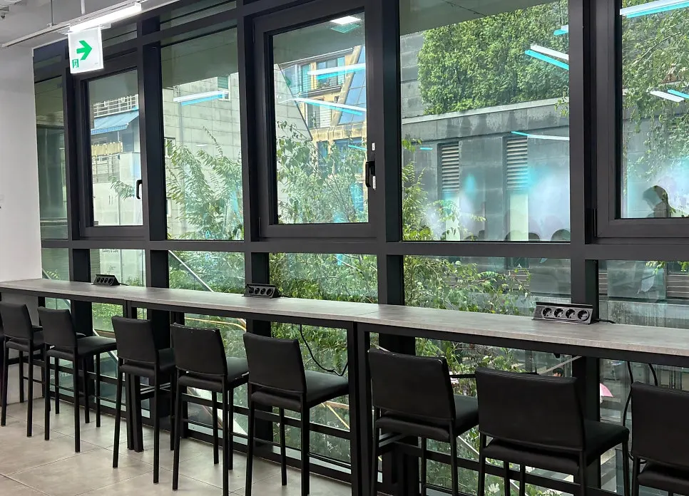 2nd floor seating at Selected Nicks, good for laptop work