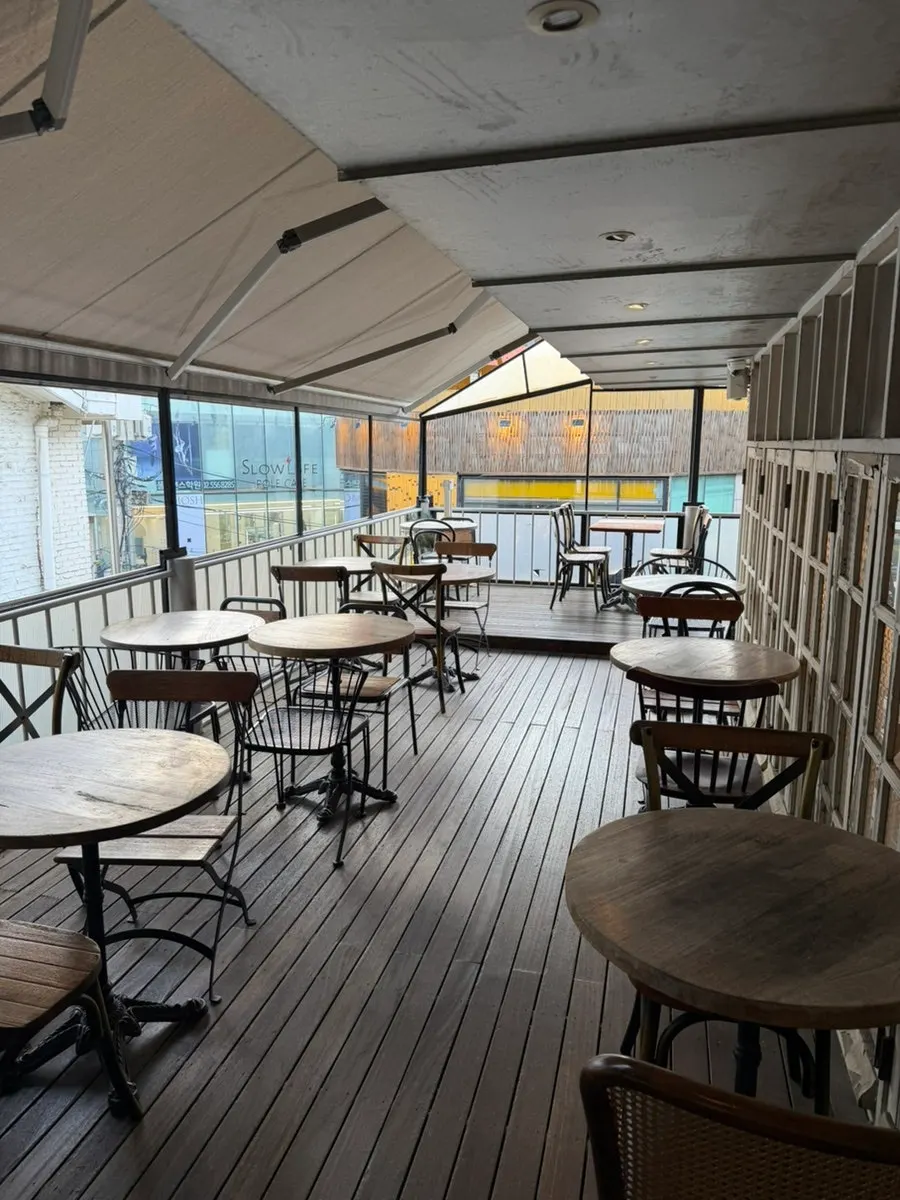 3rd floor seating leading to the terrace