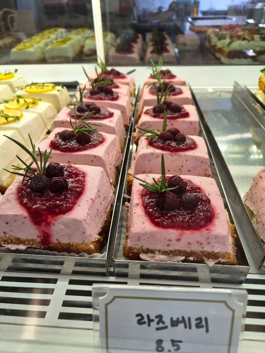 Choosing a dessert at Upper and Under