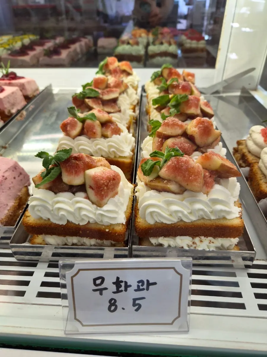 Showcase desserts at Upper and Under