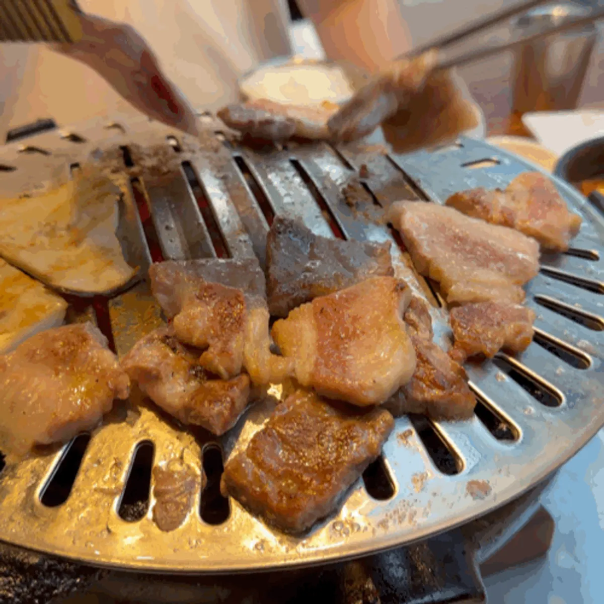 Main image of Bongu Hwarro, a charcoal grill restaurant near Gangnam Station