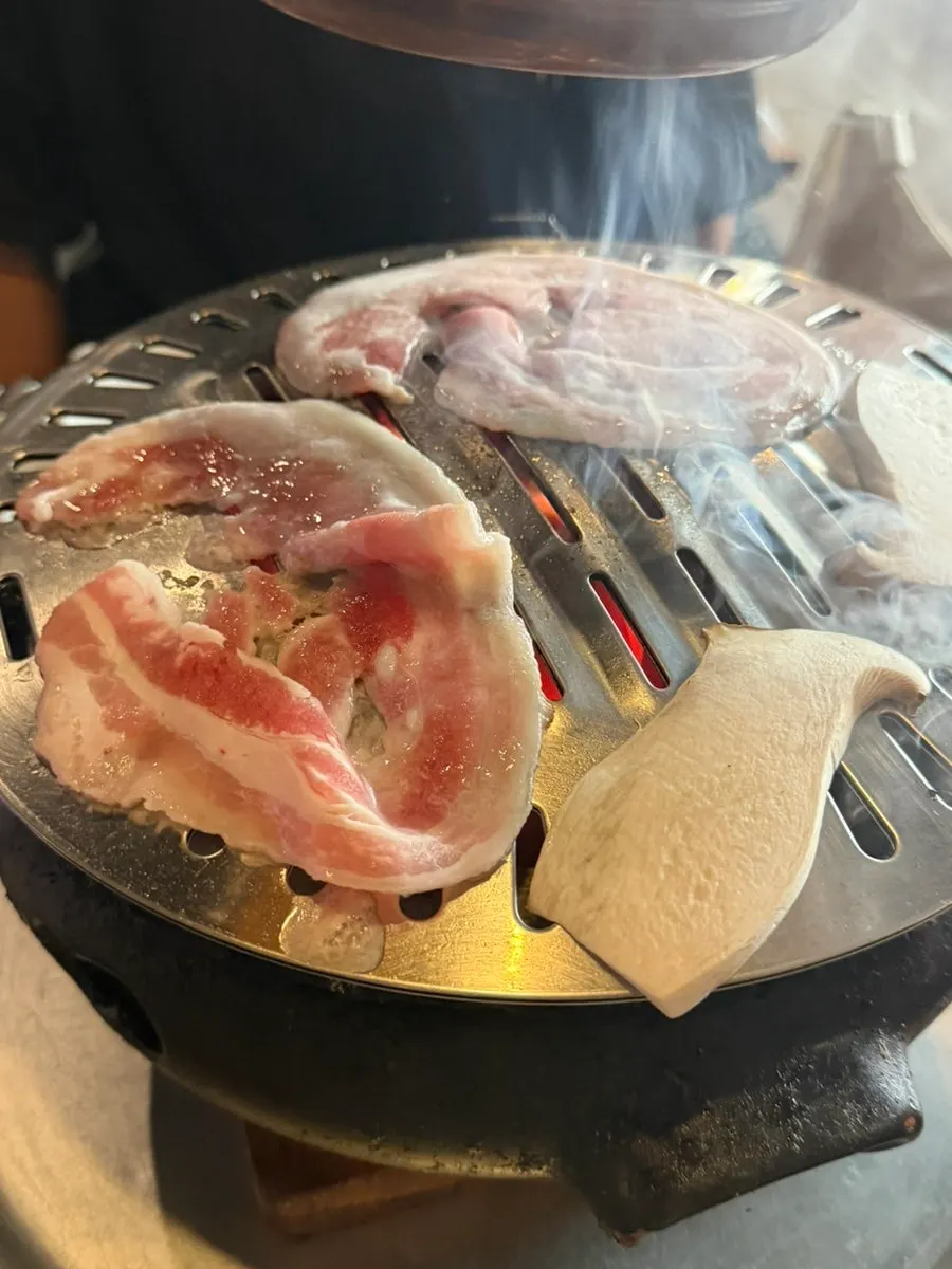 Plate of mushrooms and marinated beef