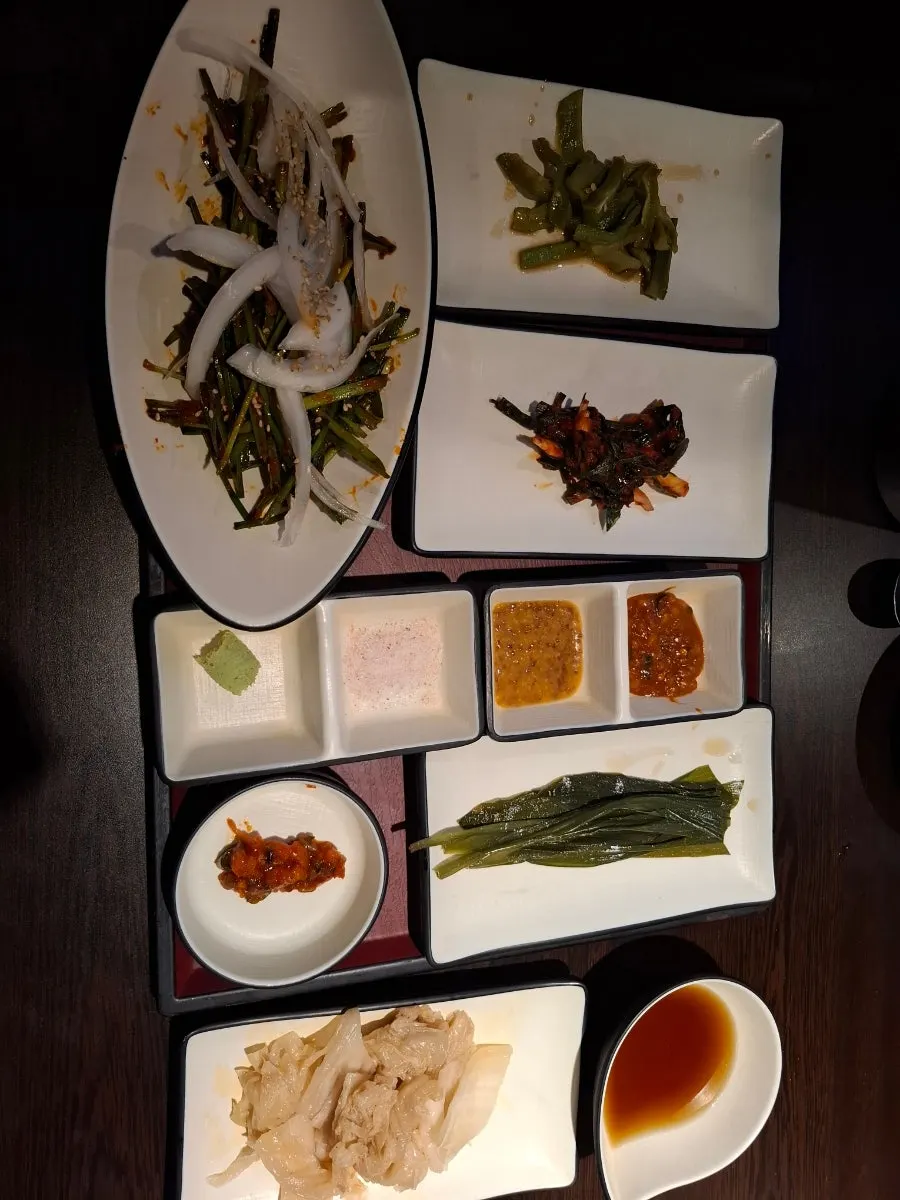 궁채장아찌와 야채 위주 기본 상차림