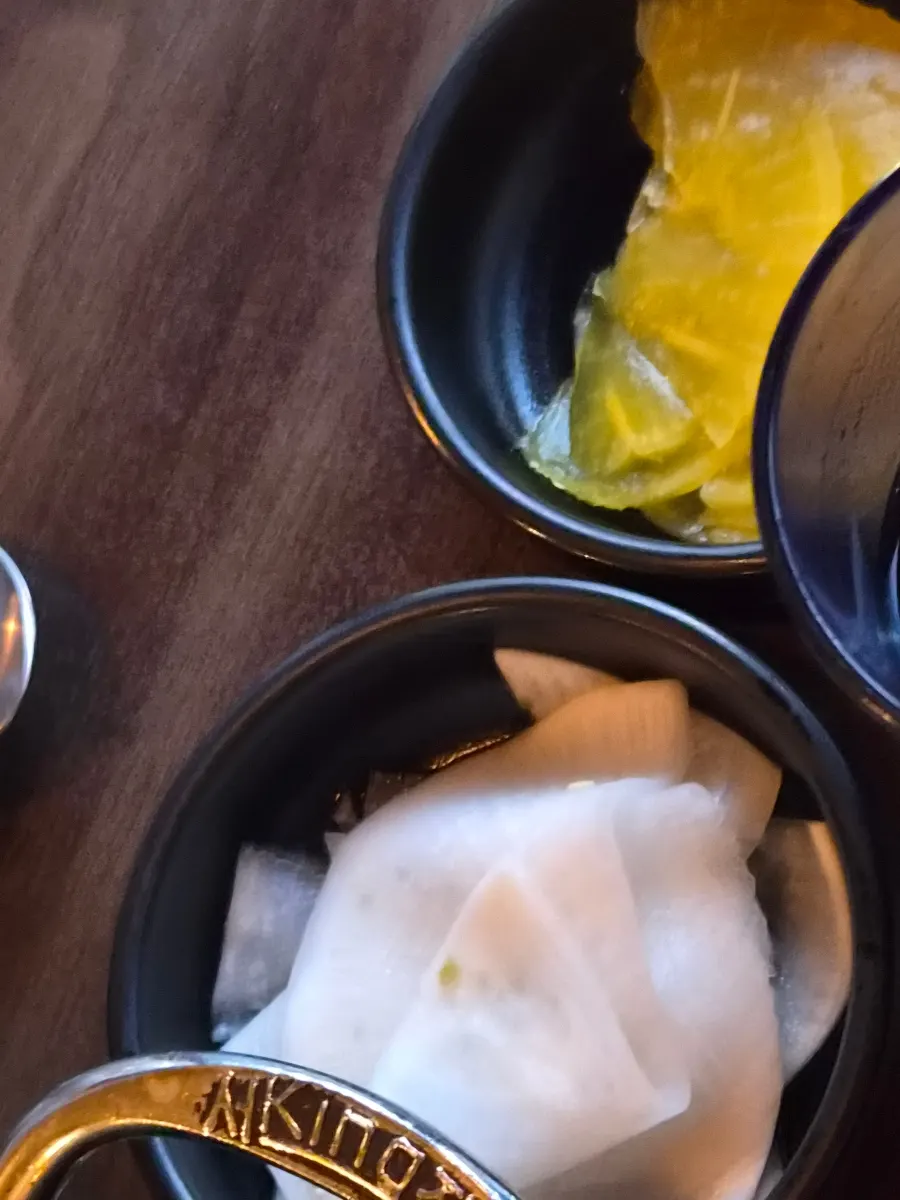 날치알계란찜과 치즈닭갈비 상차림