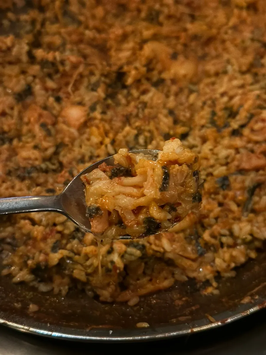 Cheese fried rice pressed over low heat until crispy like nurungji