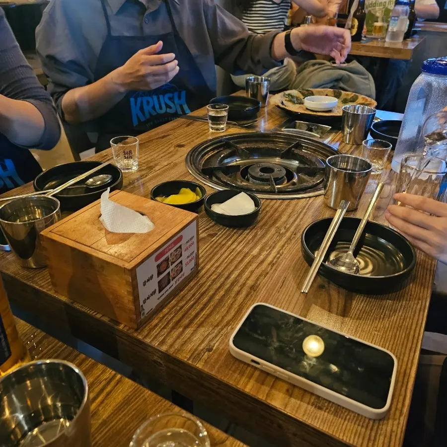 Side dishes and utensils set at Dakgalbijeon Gangnam Branch