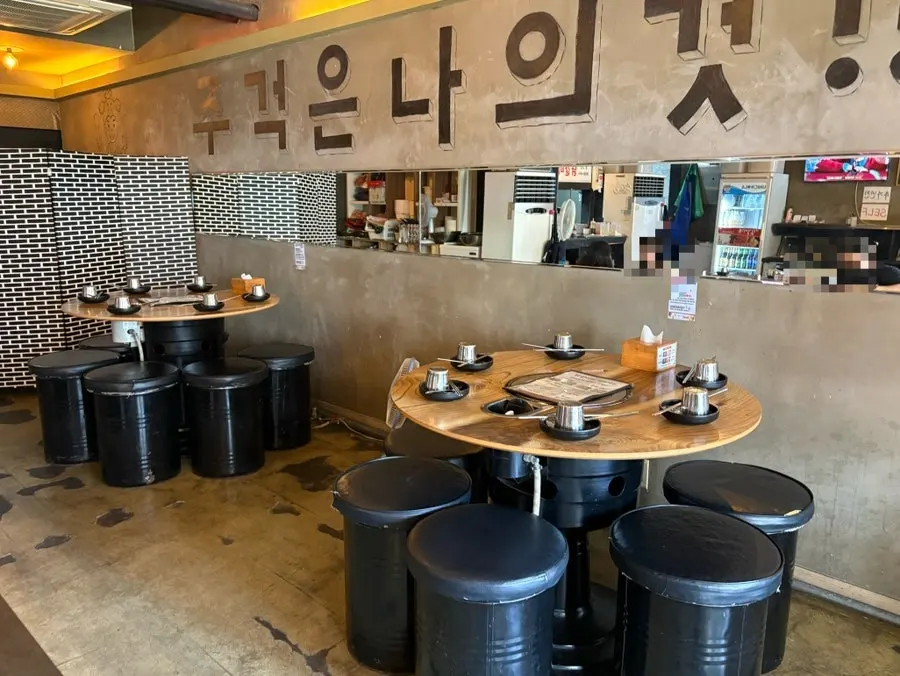 단체석이 있는 닭갈비전 강남점 좌석
