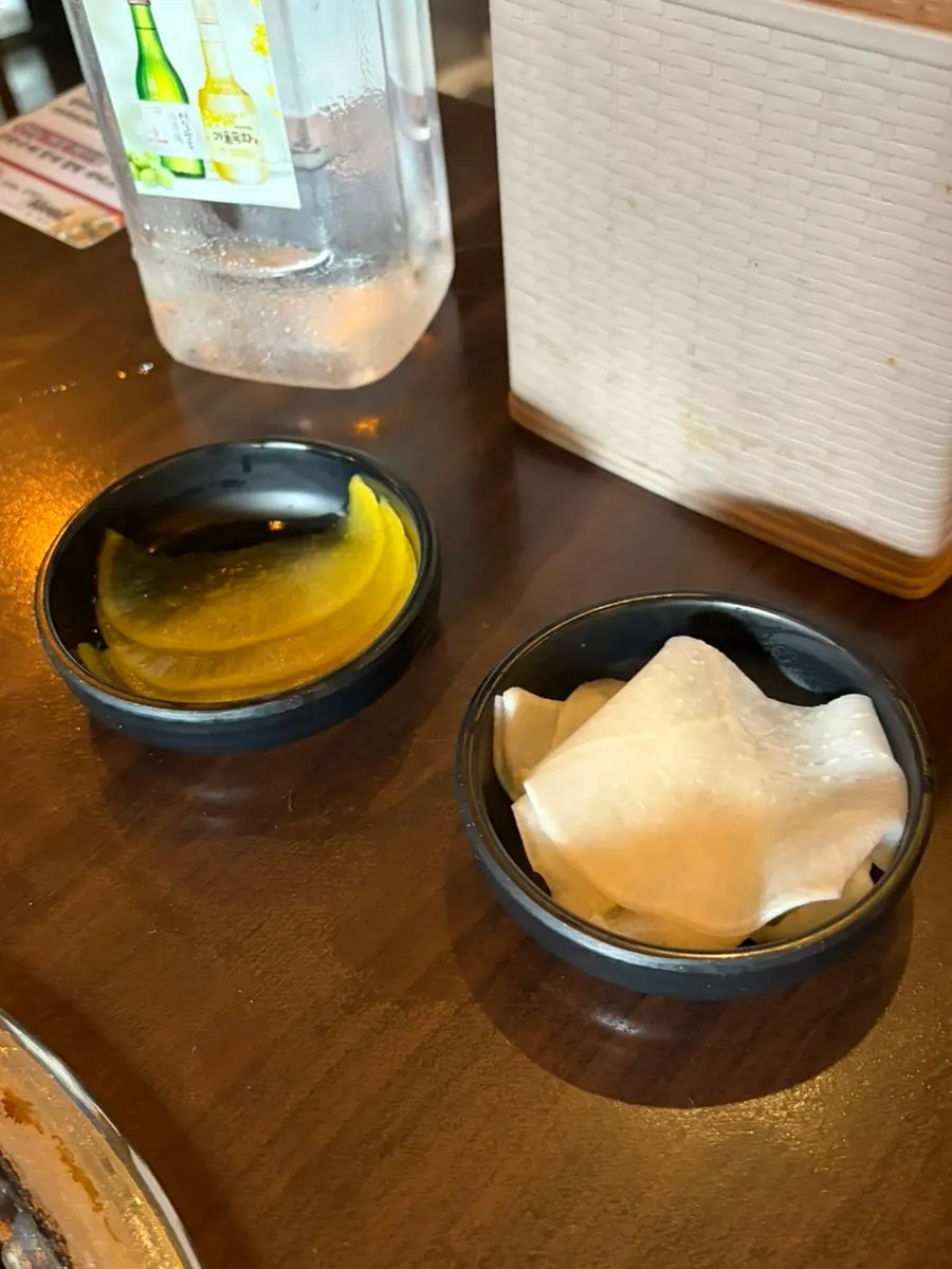 Basic side dishes of pickled radish and radish kimchi