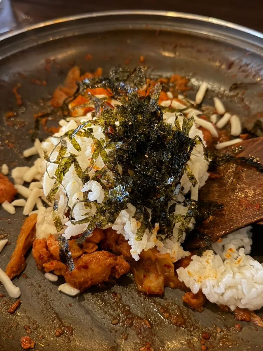 볶음밥용으로 남겨둔 닭갈비