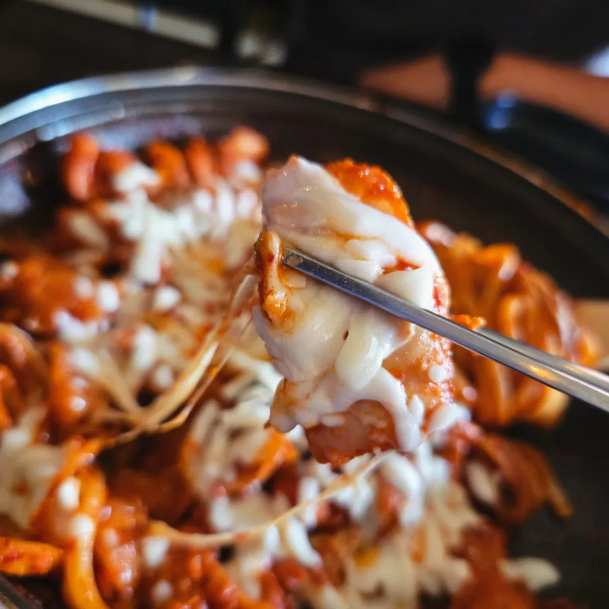 치즈에 찍어 먹는 감싸치닭 닭갈비
