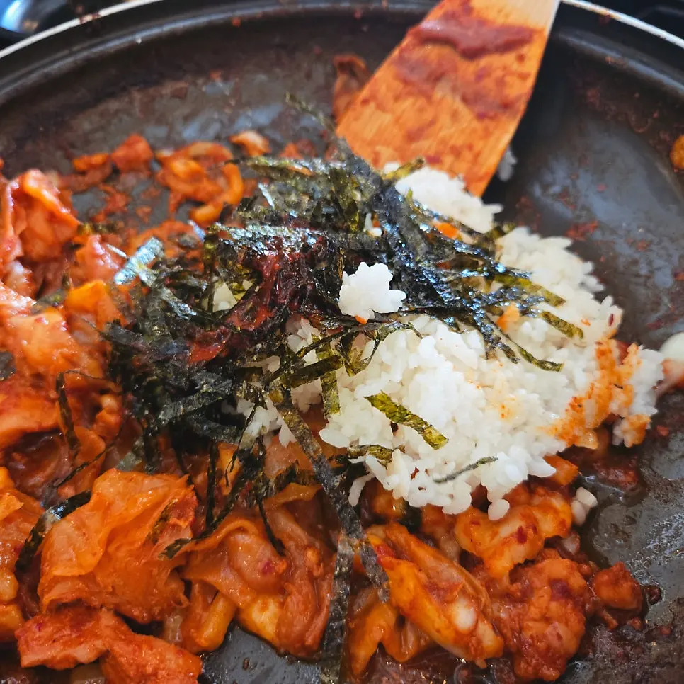 사장님이 볶아 주는 날치알 볶음밥