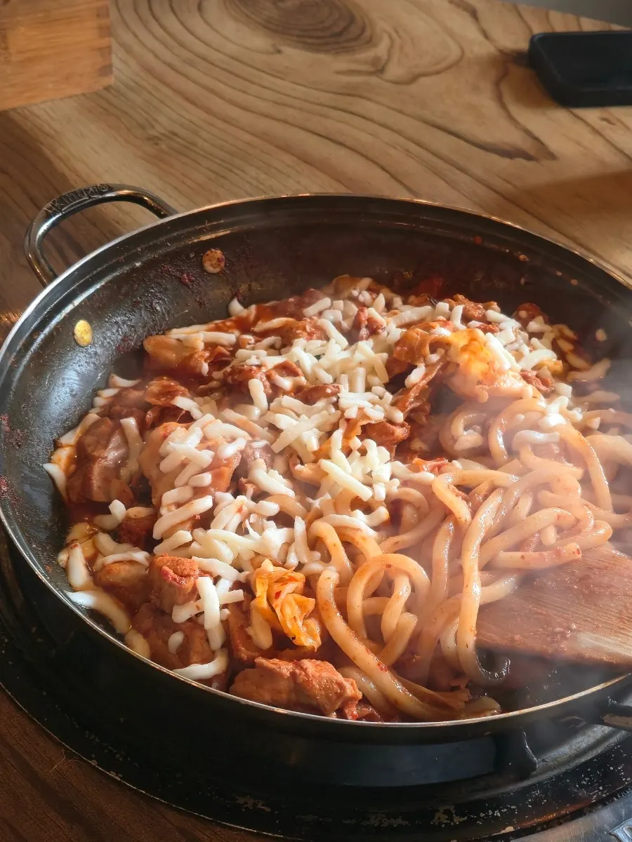 Close-up of sweet-spicy cheese dakgalbi