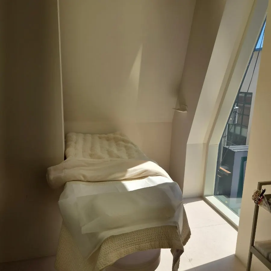 Private single treatment room