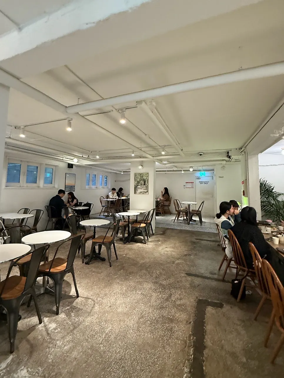 Relaxed seating area on basement level 1
