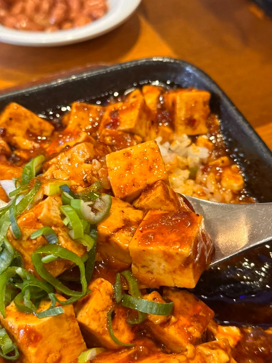 마라두부 한 그릇 세로 컷