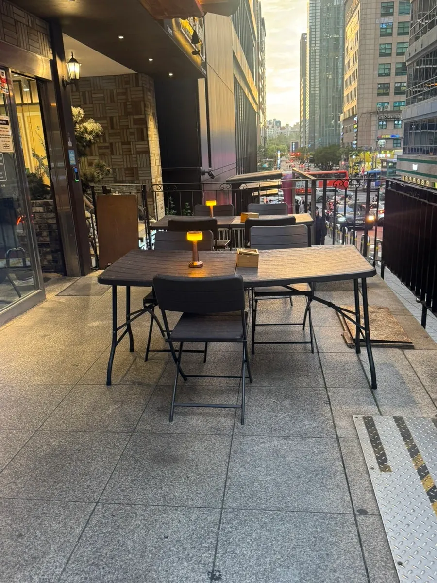 강남역 점심으로 먹은 된장짜글이 상차림