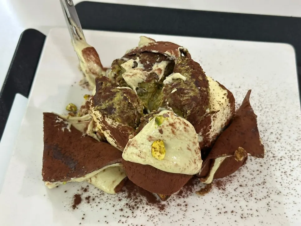 Pistachio spread flowing out from inside the du-jjon-ti