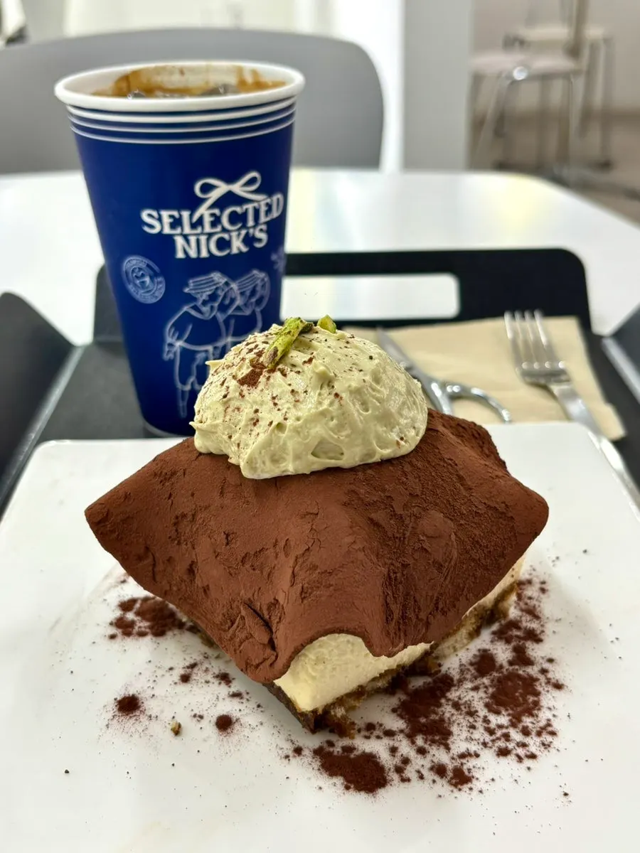 Selected Nicks menu and ordered items