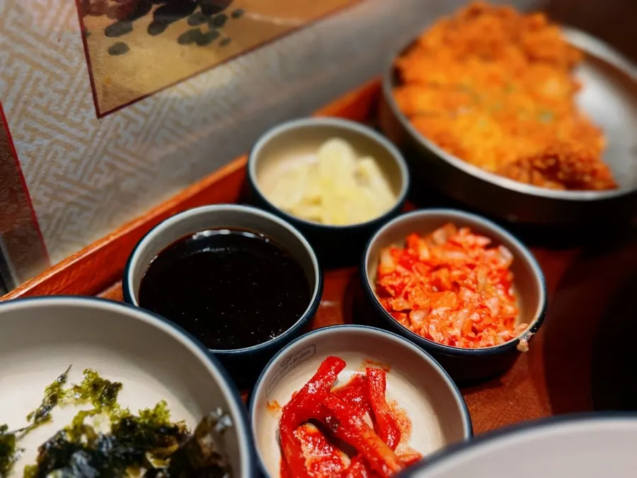 두부와 고기가 들어간 짜글이