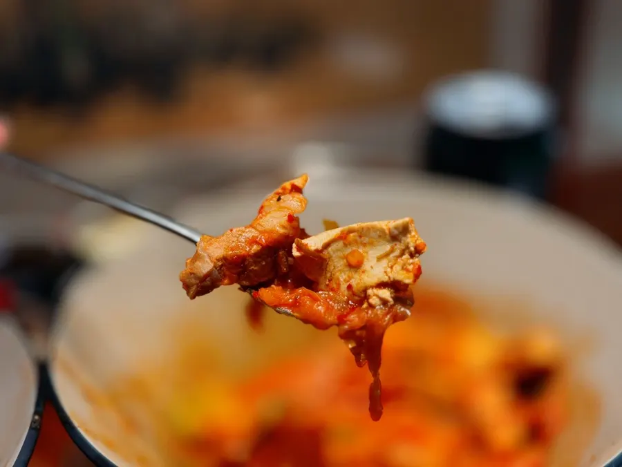 거의 다 비운 짜글이 한 상