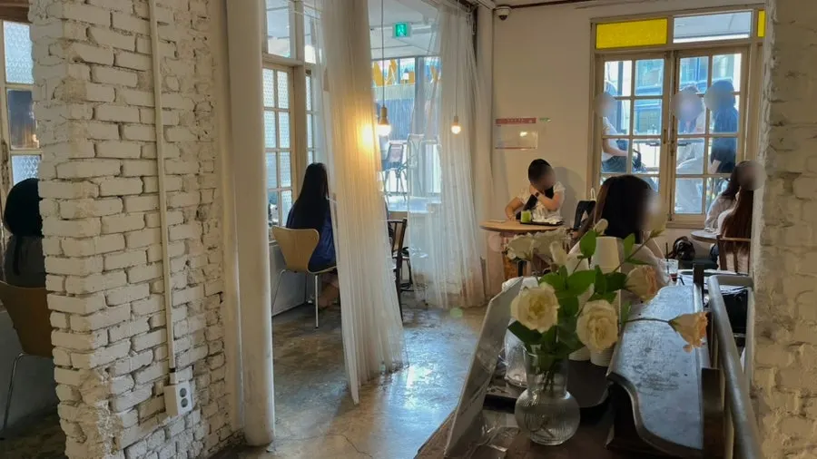 2층 외부 테라스 좌석