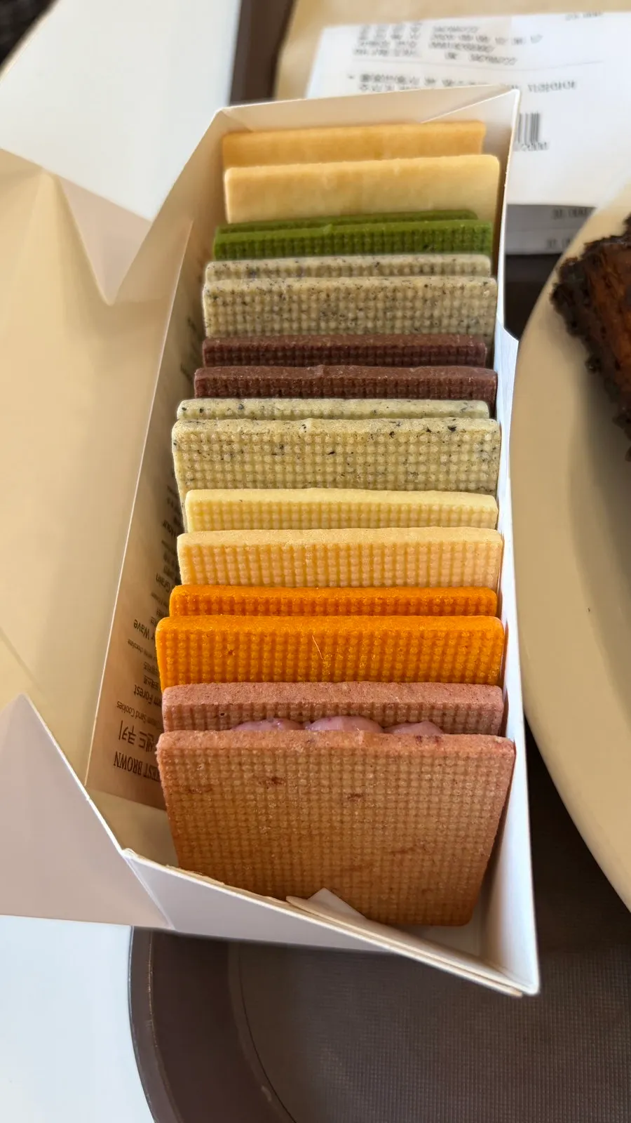 Dessert dan minuman yang tersaji melimpah