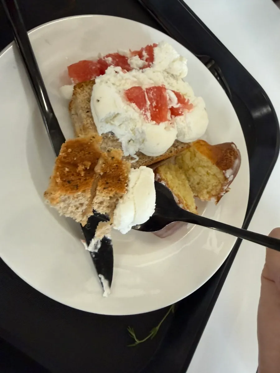 Cake combining Earl Grey and grapefruit
