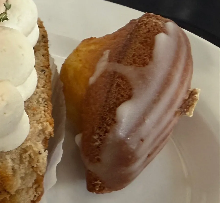 The lemon madeleine we ordered too