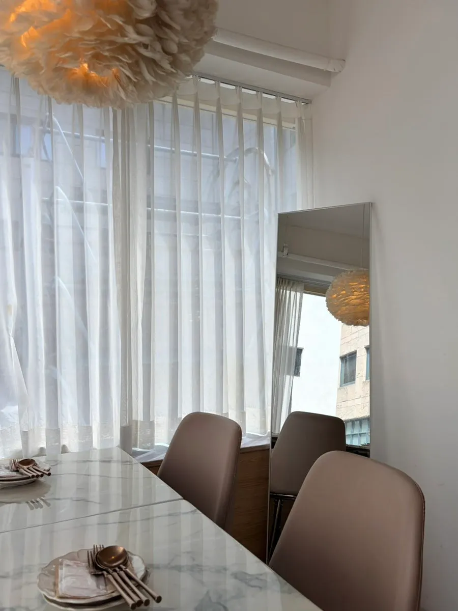Compact space with little decorative props at Eulji Darak Gangnam Station