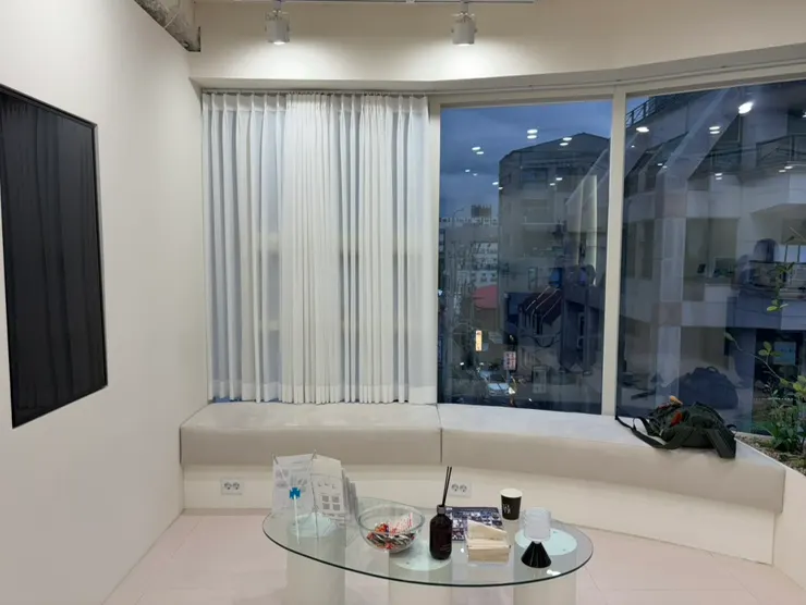 Eyelash treatment space near Gangnam Station