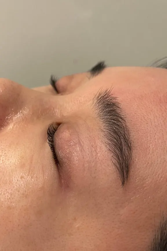 Overall look of the eyes after the lash lift