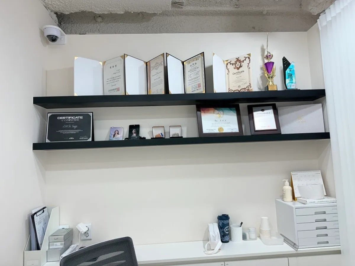 正在进行营养染色睫毛烫咨询的深田美睫本店咨询座位