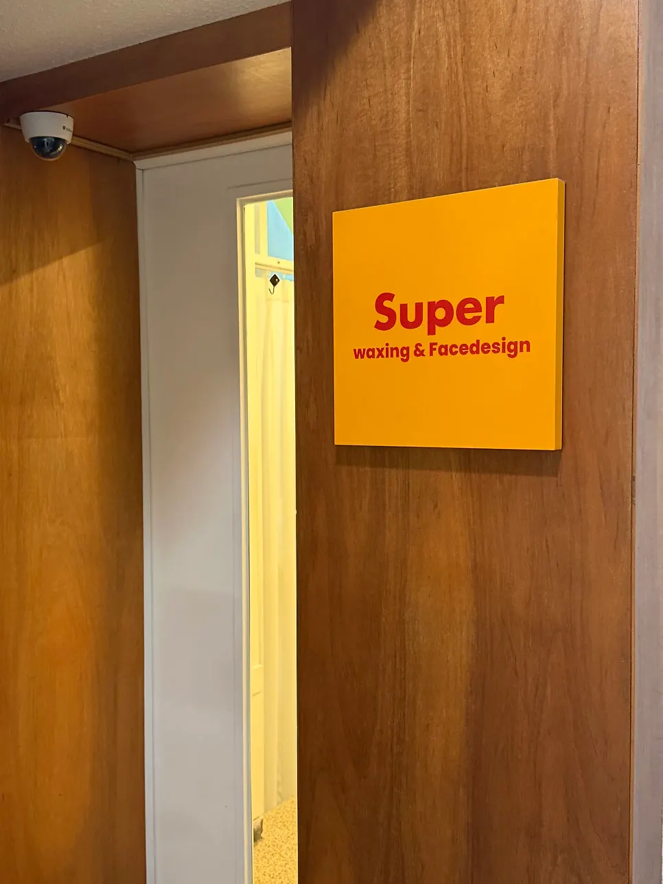 Entrance to Super Waxing Gangnam on the 3rd floor