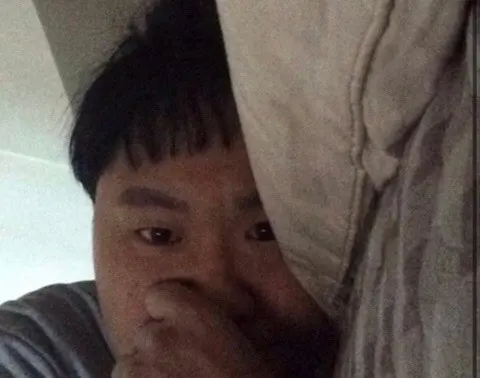 브라질리언 왁싱 전 긴장한 순간